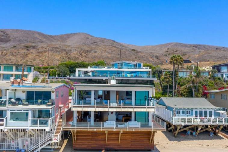 Check It Out: Matthew Perry Sells His Malibu California ...